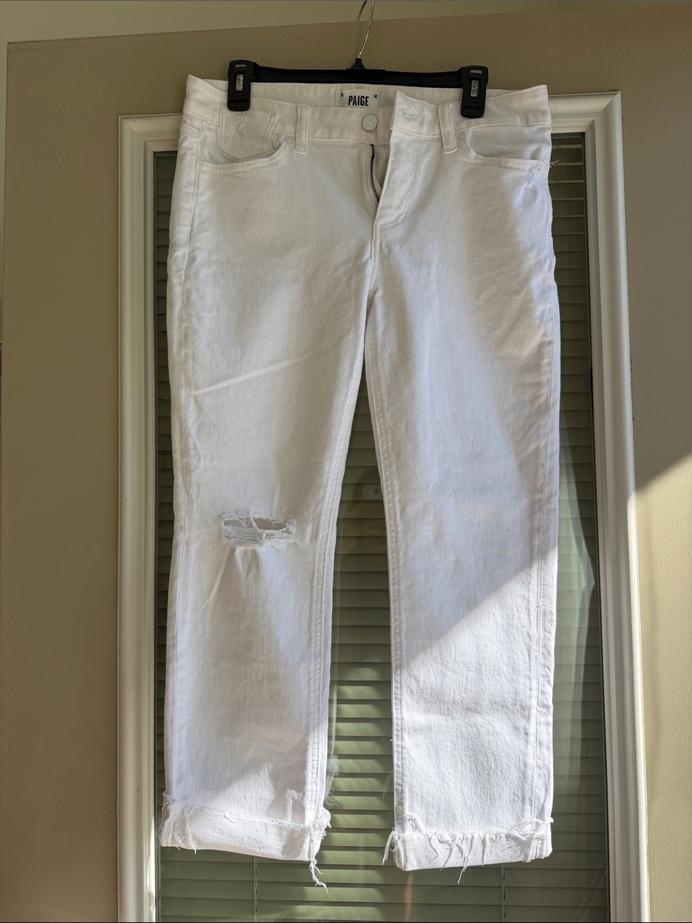 PAIGE White Distressed Ankle Crop Jeans White 28 Brigitte